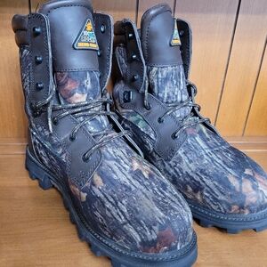 Rocky BearClaw Big Kids' Waterproof Brown Camo Insulated Outdoor Boot.  U.S 6